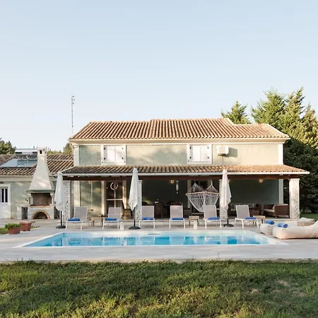 The House Вилла *